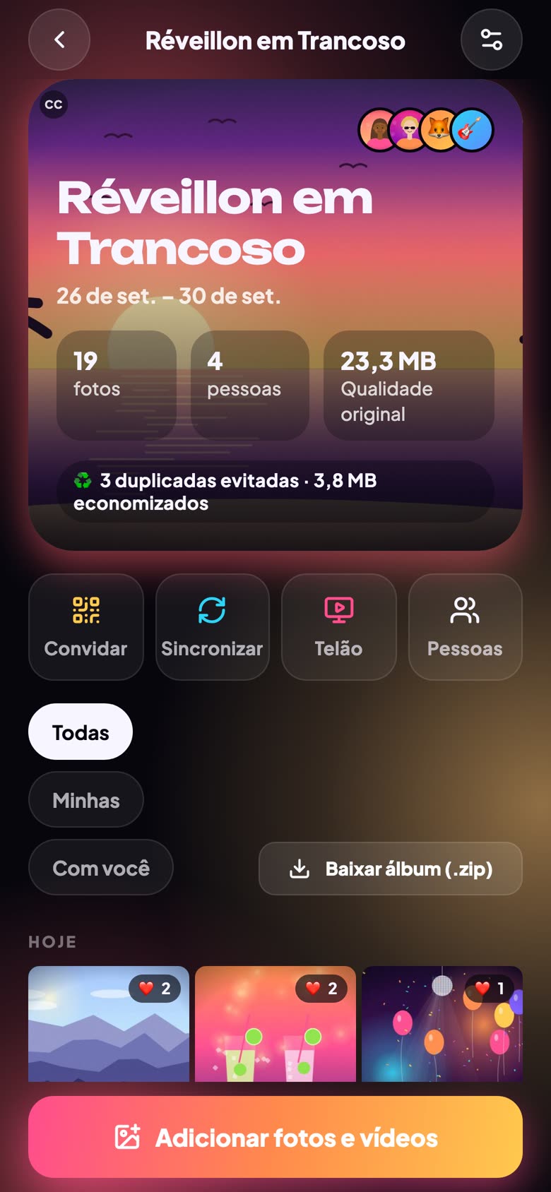 O álbum aberto no celular, com as fotos de todos organizadas pelo dia